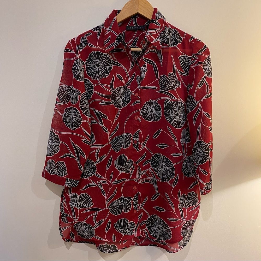 Women’s Blouse. Floral Tunic Shirt. Button Down Shirt. Size Small